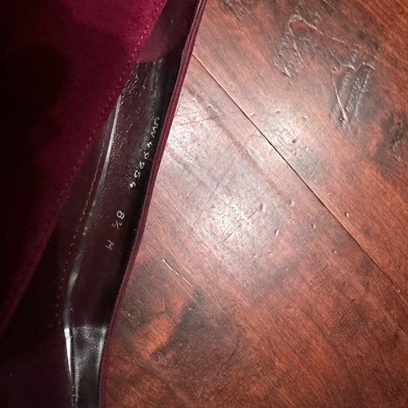 Beautiful new Stuart Weitzman wine-colored suede pumps. - Picture 2 of 7